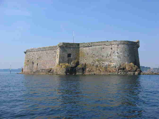Le château du Taureau (baie de Morlaix)
